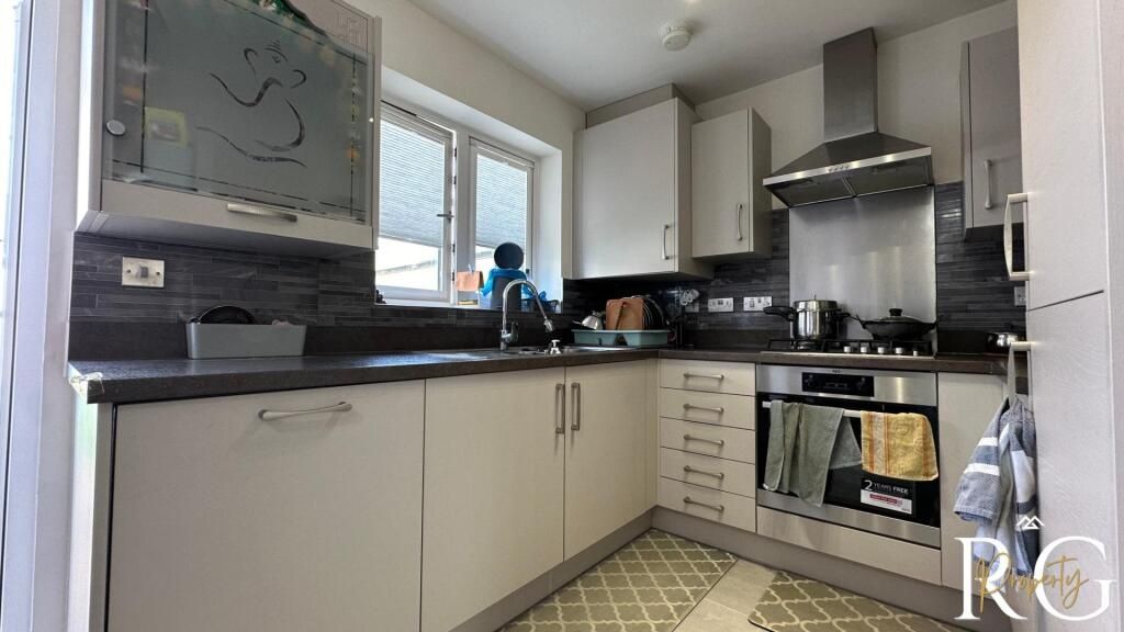 Property photo 1 of 9 A Bright And Tidy Kitchen With Modern Cabinetry, A...