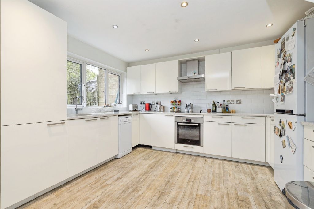 Property photo 3 of 23