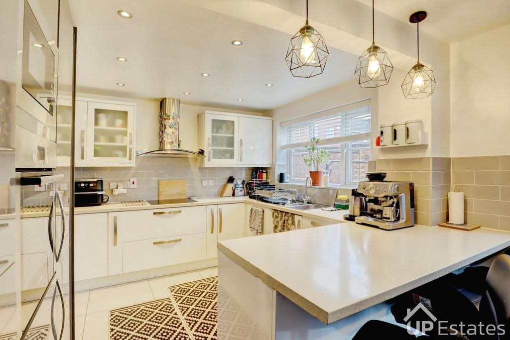 Property photo 3 of 15 Kitchen/ Diner