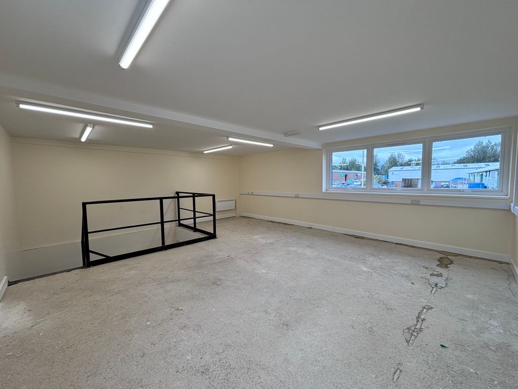 Property photo 3 of 8 Picture No. 17