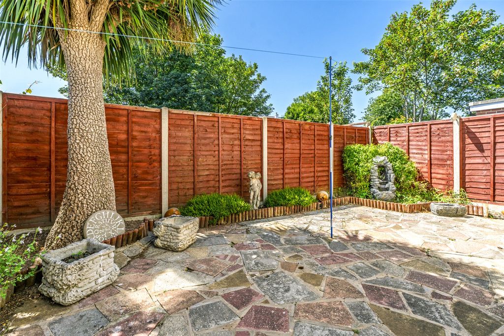 Property photo 2 of 19 Picture No. 15