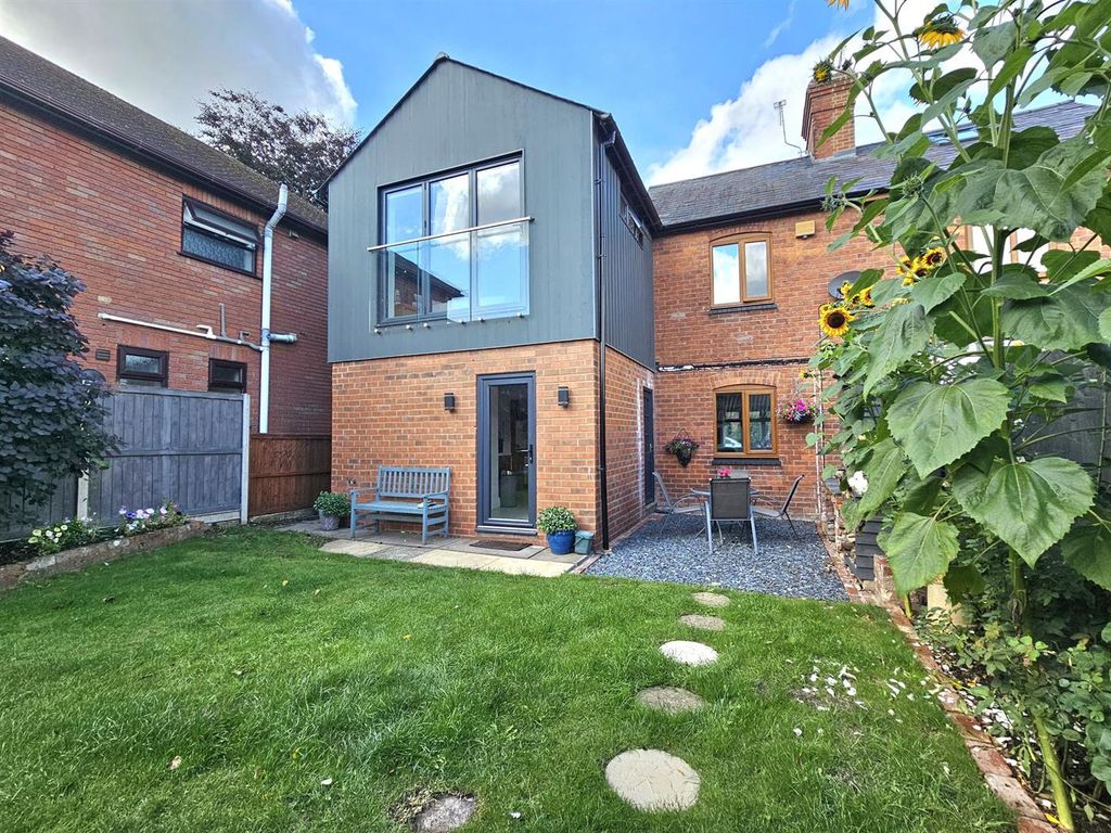 Property photo 2 of 17