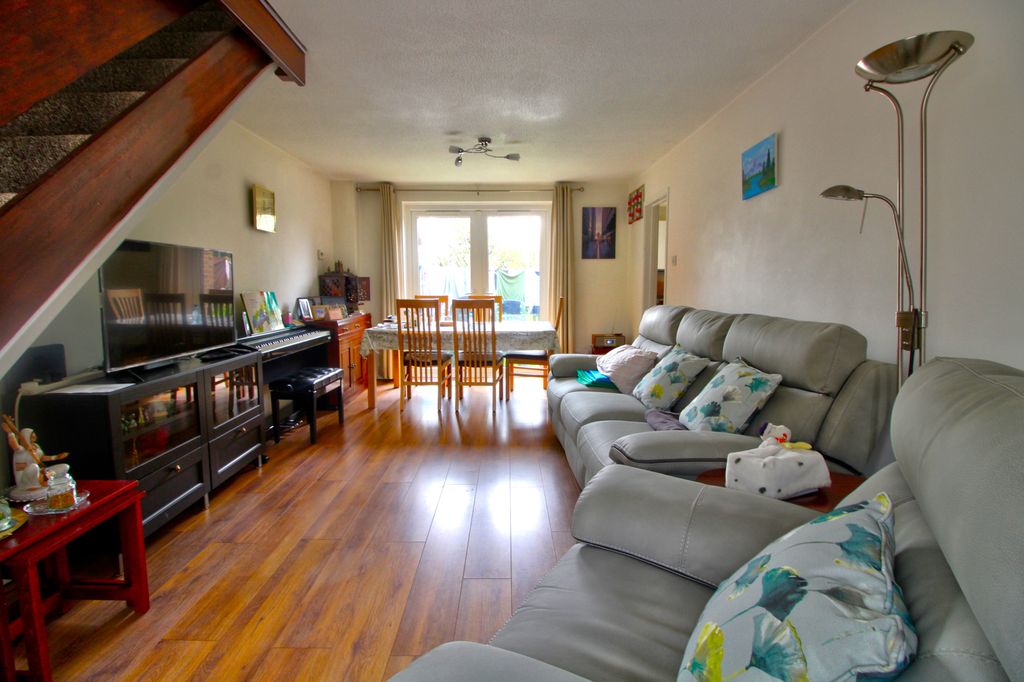 Property photo 2 of 8 Photo #2