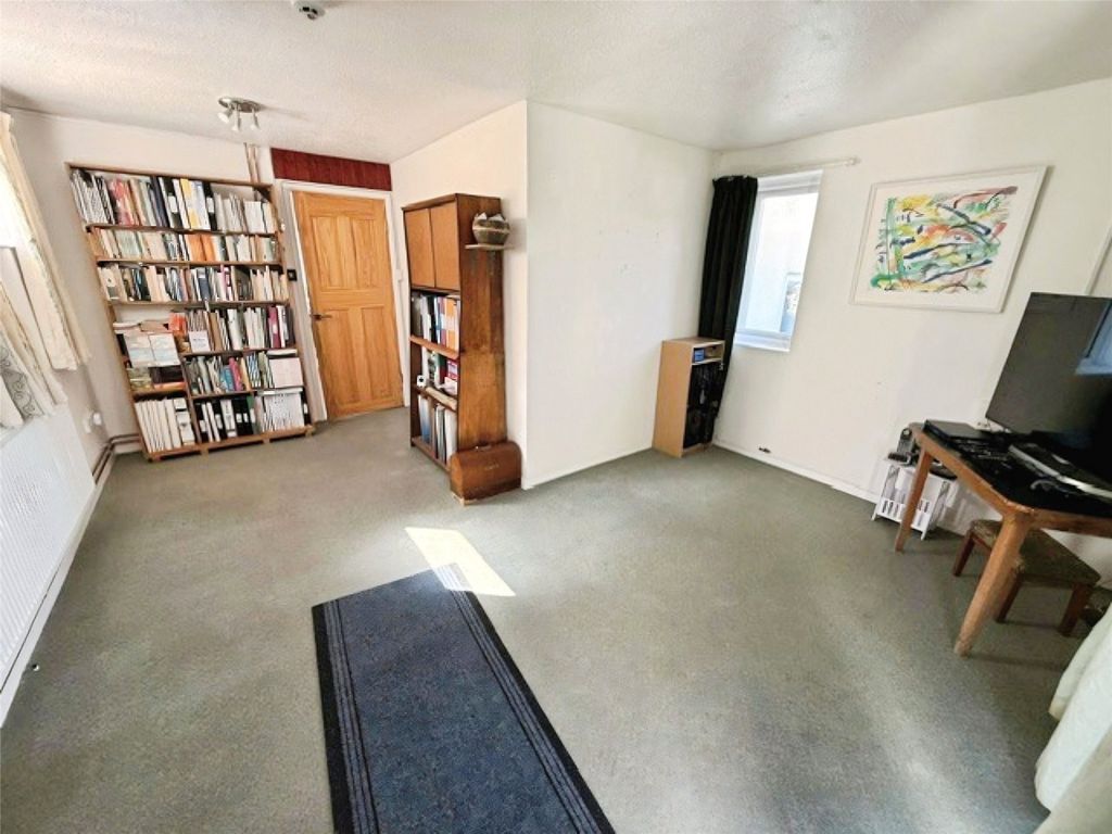 Property photo 3 of 16 Picture No. 05