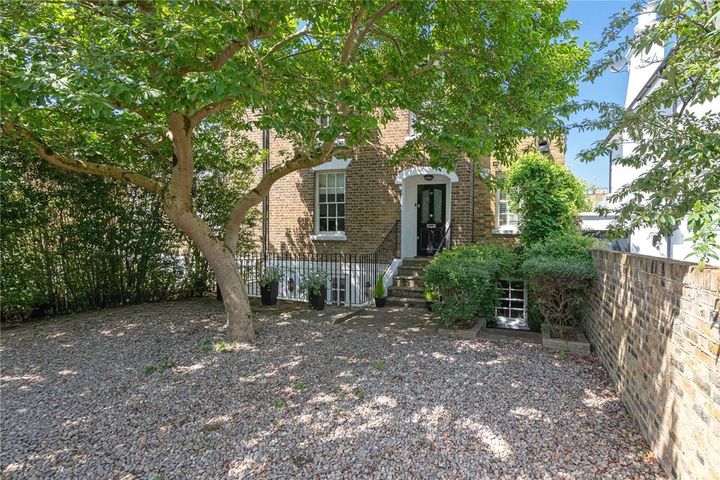 Property photo 2 of 15 Exterior
