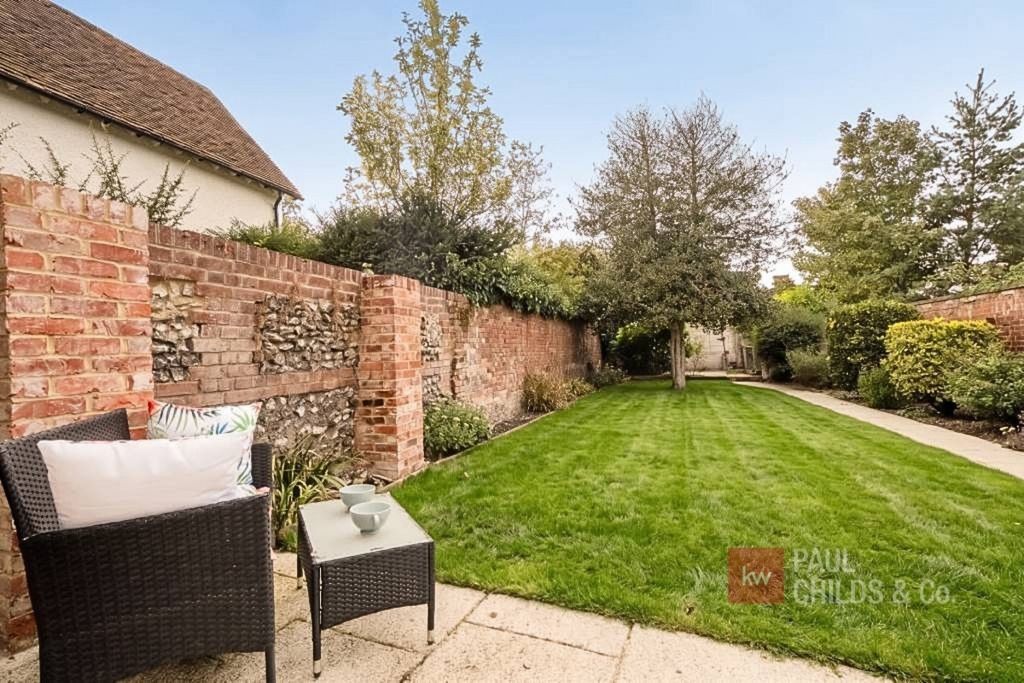 Property photo 2 of 11