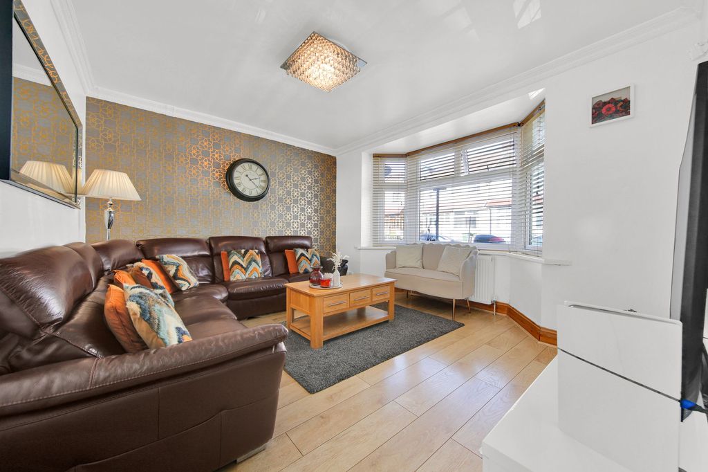 Property photo 3 of 38