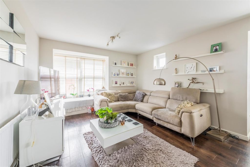 Property photo 2 of 14 Flat 11 Penzance House-8.Jpg
