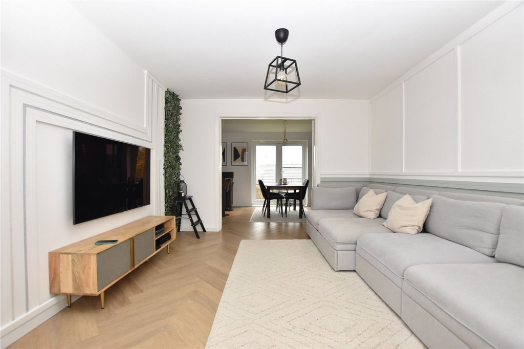 Property photo 2 of 28 Picture No. 18