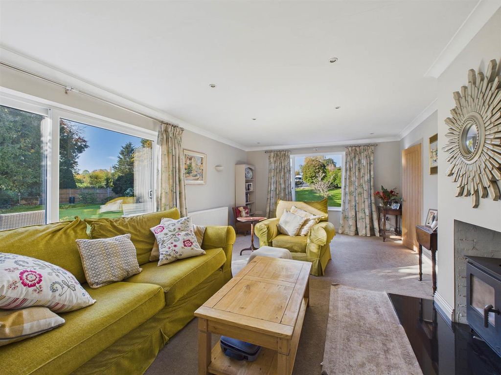 Property photo 2 of 27 Cam03972G0-Pr0166-Still001.Jpg