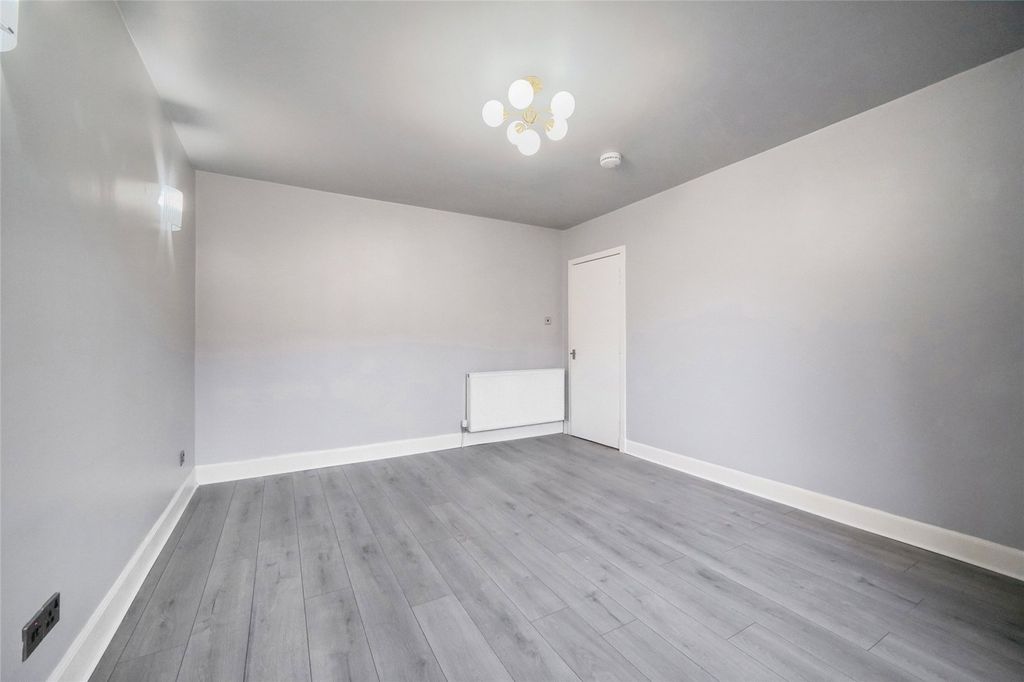 Property photo 3 of 16 Picture No. 16