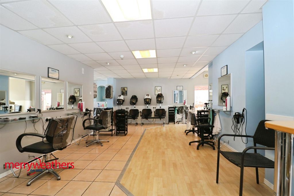 Property photo 3 of 14 Hairdressers