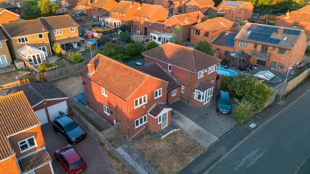 Property photo 2 of 23