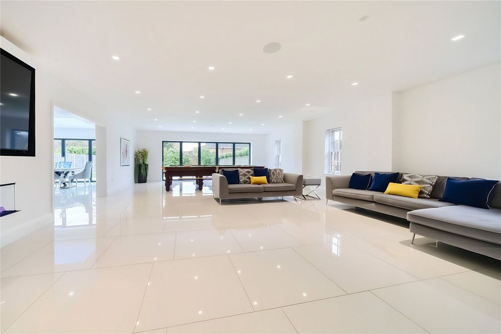 Property photo 2 of 34 Picture No. 04