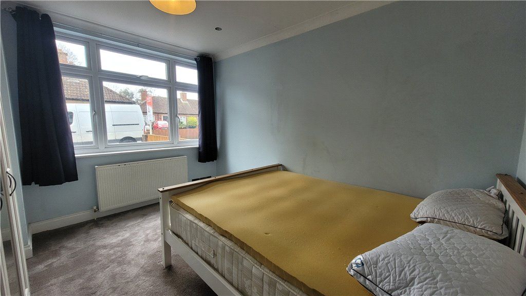 Property photo 2 of 6 Bedroom