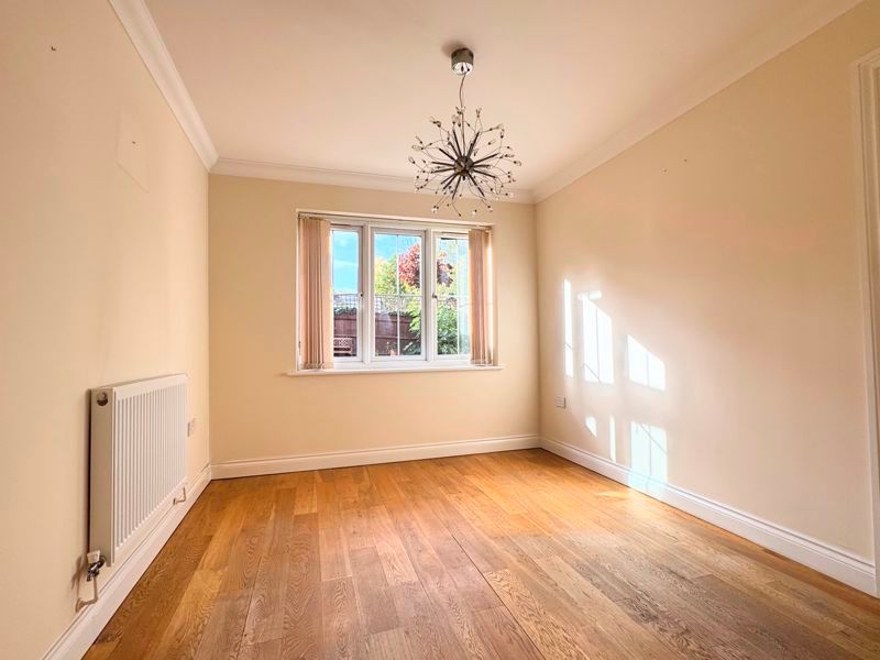 Property photo 3 of 9 Photo 16