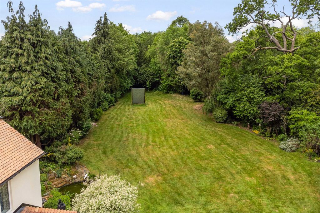 Property photo 2 of 35 Rear Garden