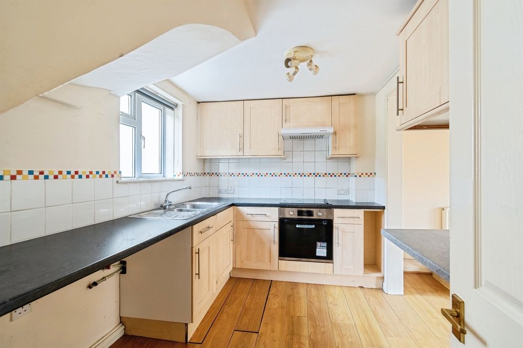 Property photo 3 of 21