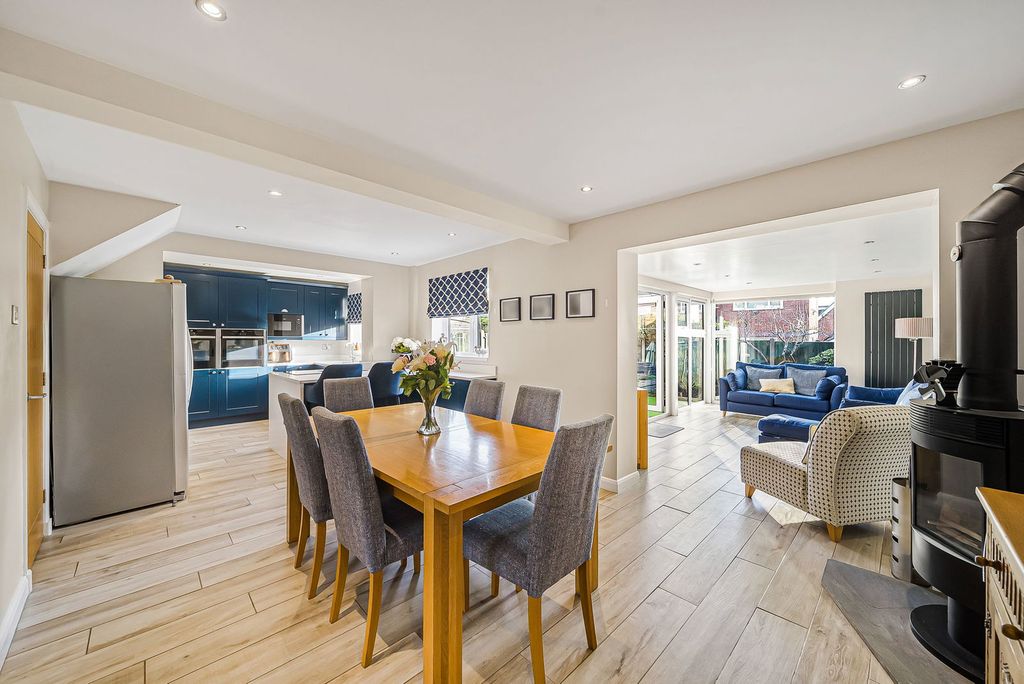 Property photo 2 of 53