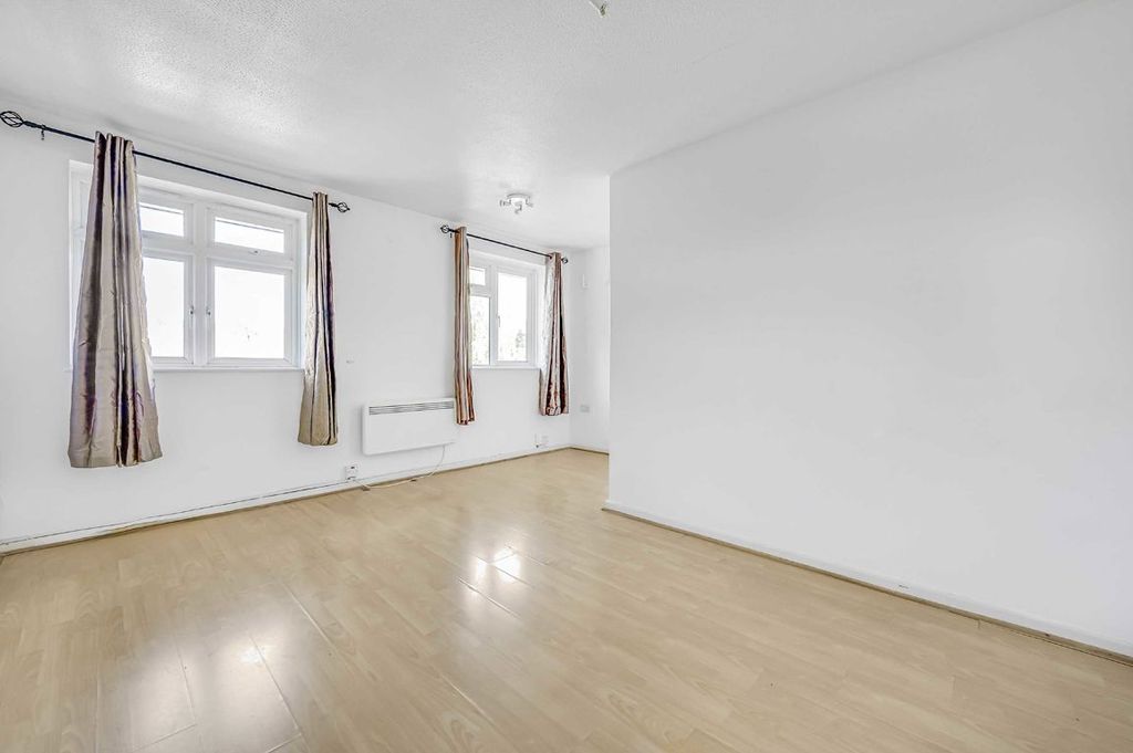 Property photo 2 of 4