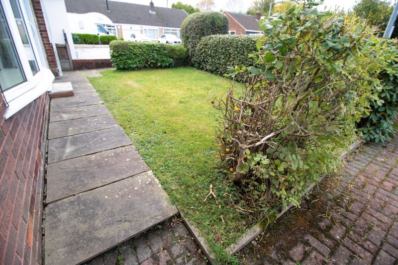 Property photo 2 of 11 Front Garden