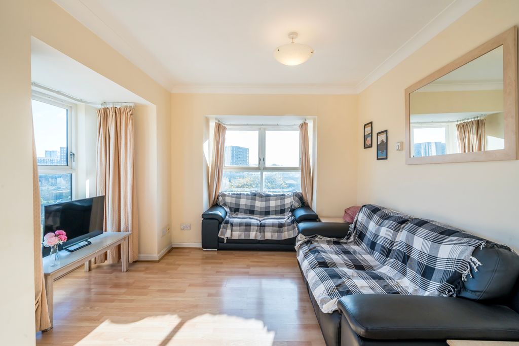 Property photo 2 of 7 Picture No. 10