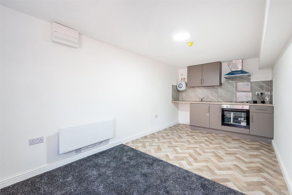 Additional image 5 of 3 bed flat for saleFleet Street, Preston PR1