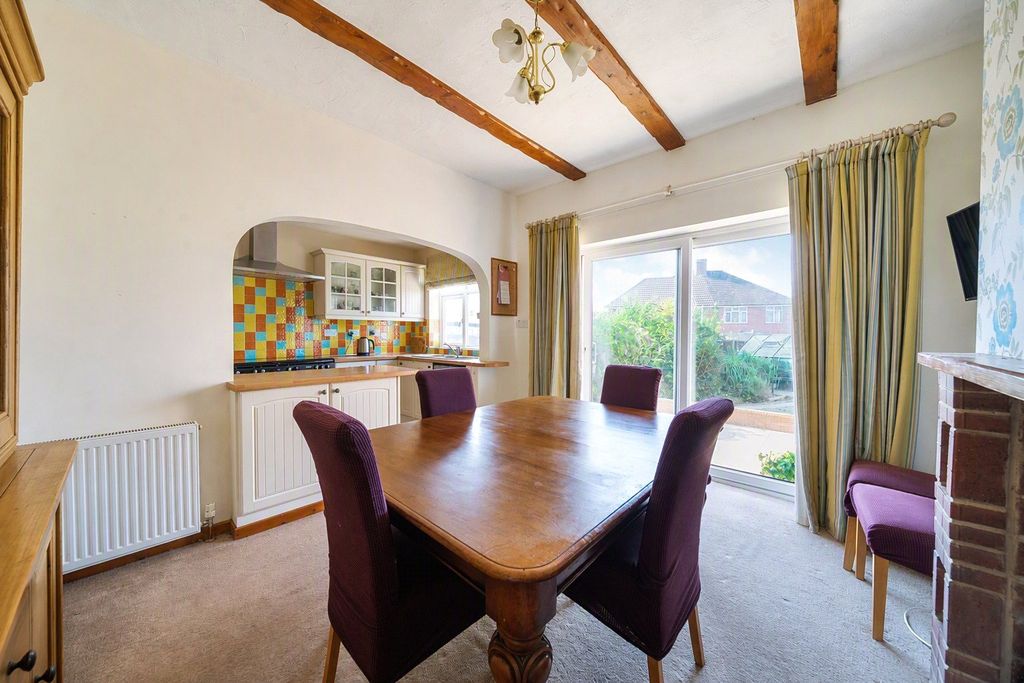 Property photo 3 of 22 Picture No. 37