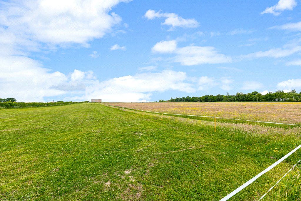 Property photo 2 of 12 Picture No. 14