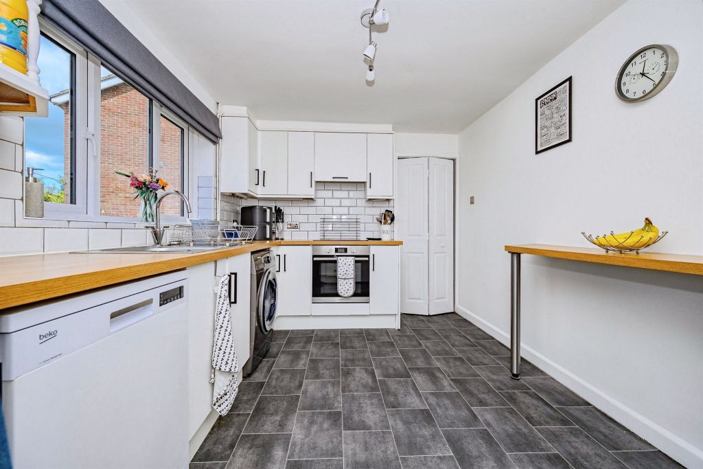 Property photo 3 of 20