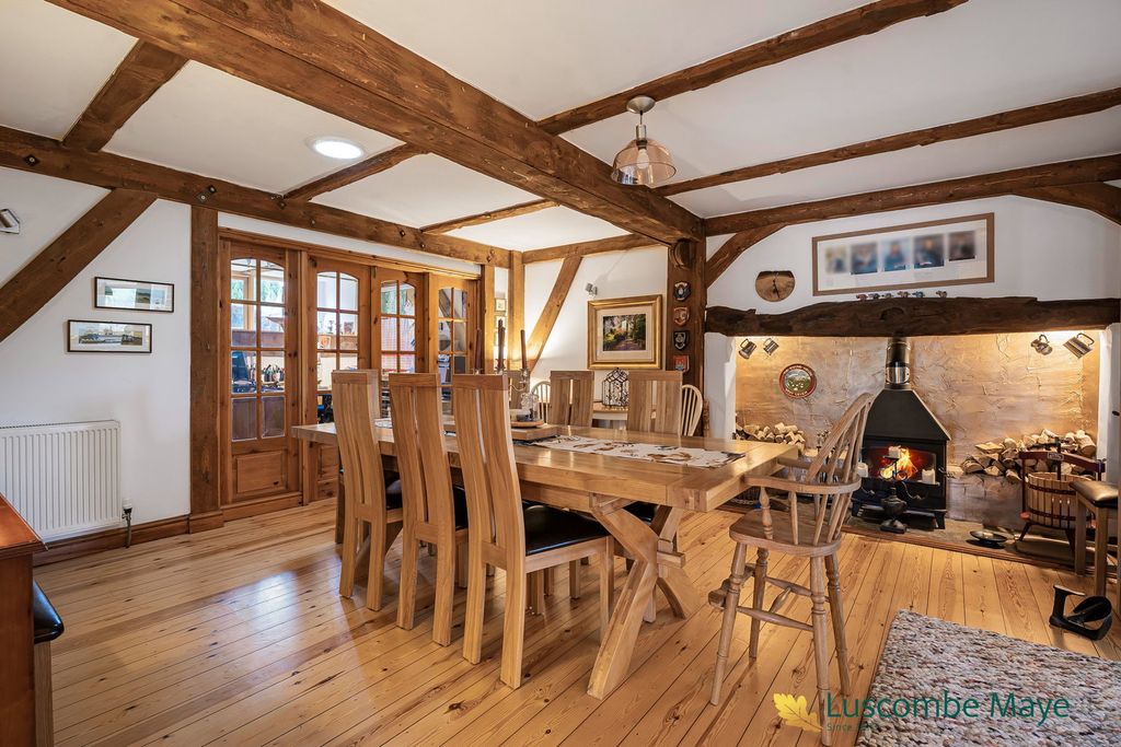 Property photo 3 of 28