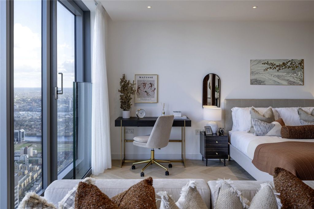 Property photo 2 of 16 Show Home