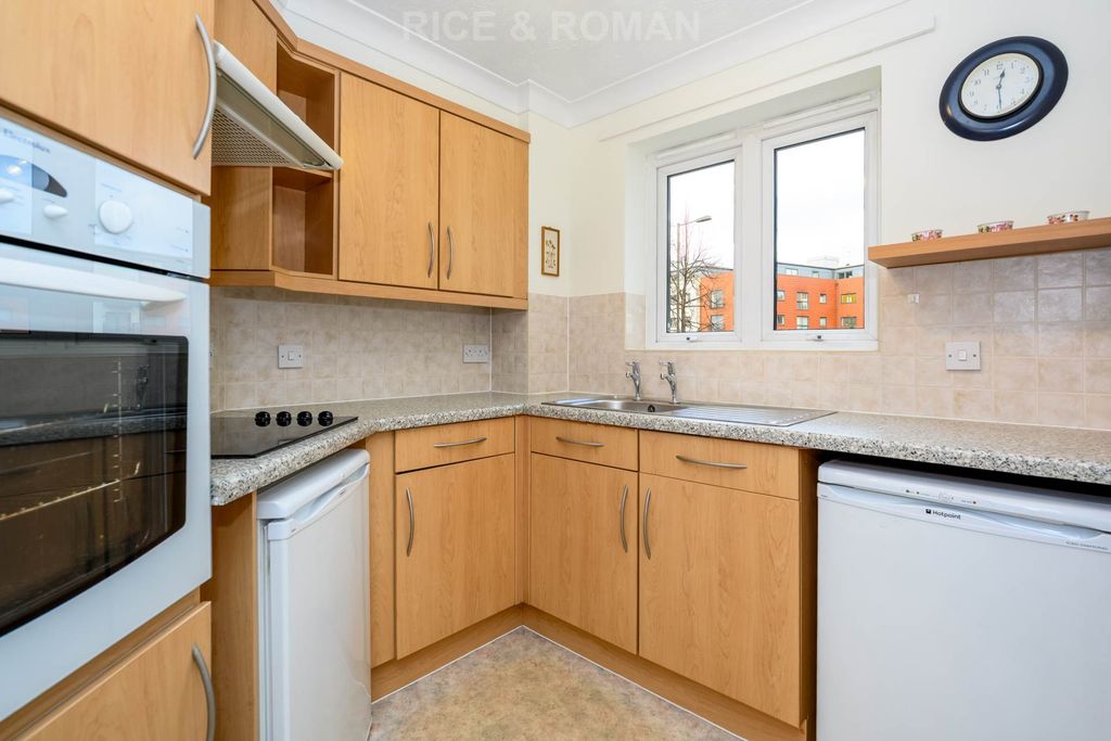 Property photo 2 of 9