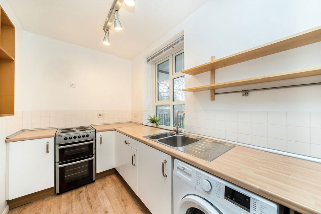 Property photo 3 of 5