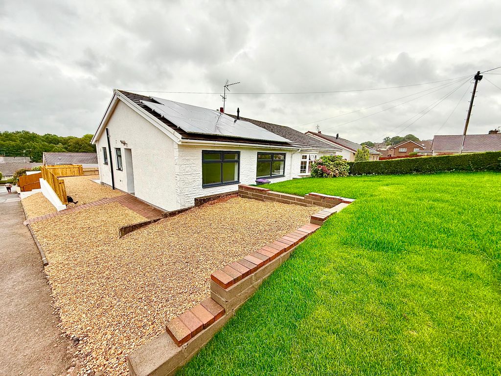 Property photo 2 of 28