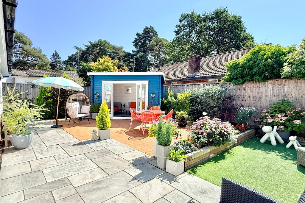 Property photo 2 of 29 Woolsbridge Road (29)