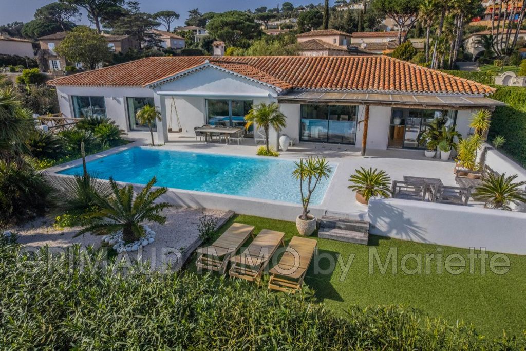 Property photo 1 of 13 Contemporary Villa 500 Meters From The Beach.