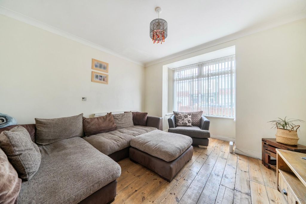 Property photo 2 of 18 1471544-10-6A217c595d2c4.Jpg