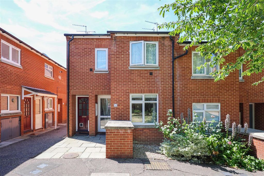 Property photo 1 of 10 External