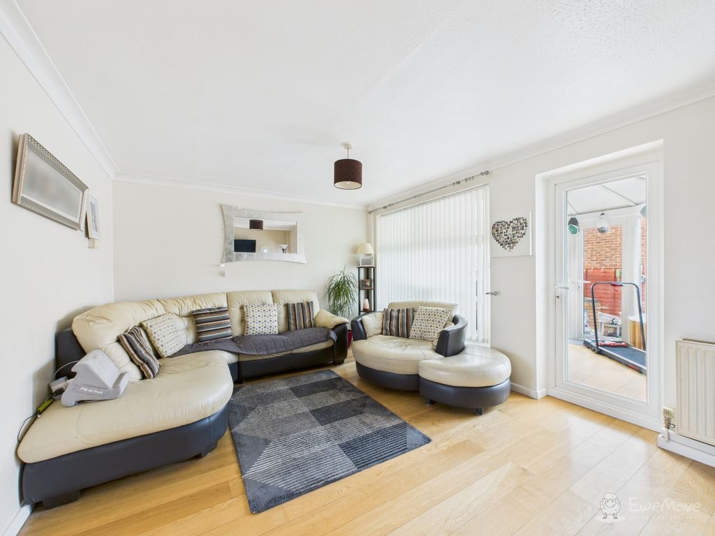 Property photo 2 of 18 Living Room- Mark Stephens Ewemove Newmarket And S