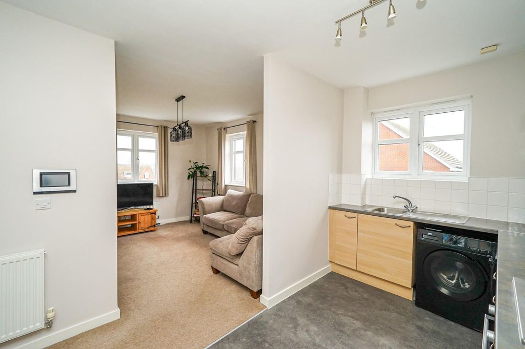 Property photo 2 of 14