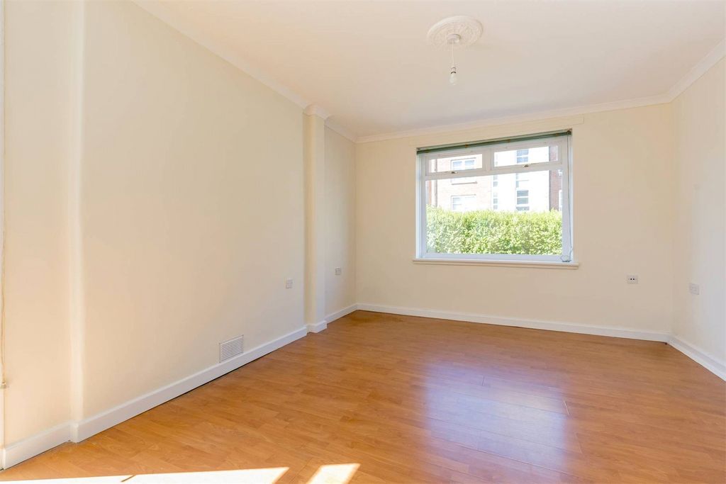 Property photo 2 of 18 Picture No. 02