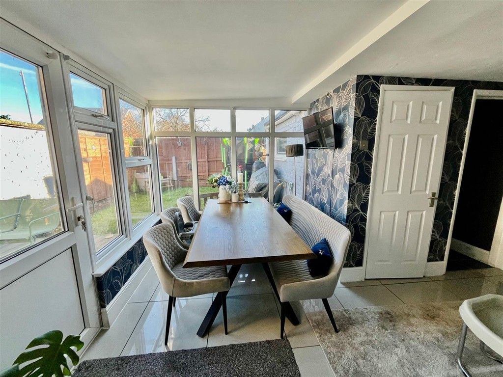 Property photo 3 of 8 Conservatory