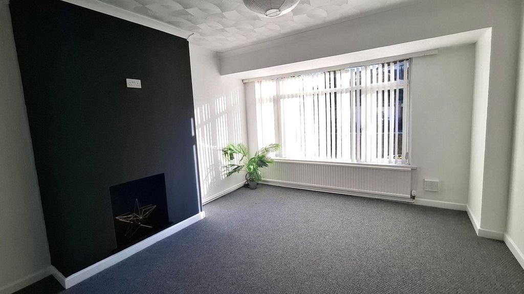 Property photo 3 of 39