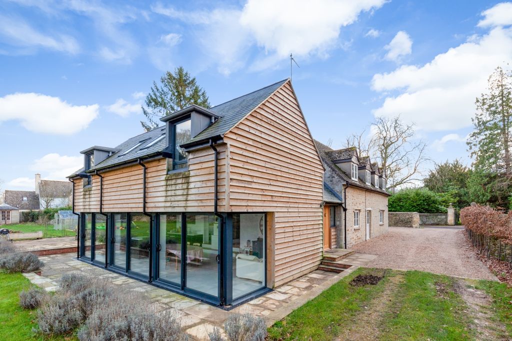 Property photo 1 of 13 182591