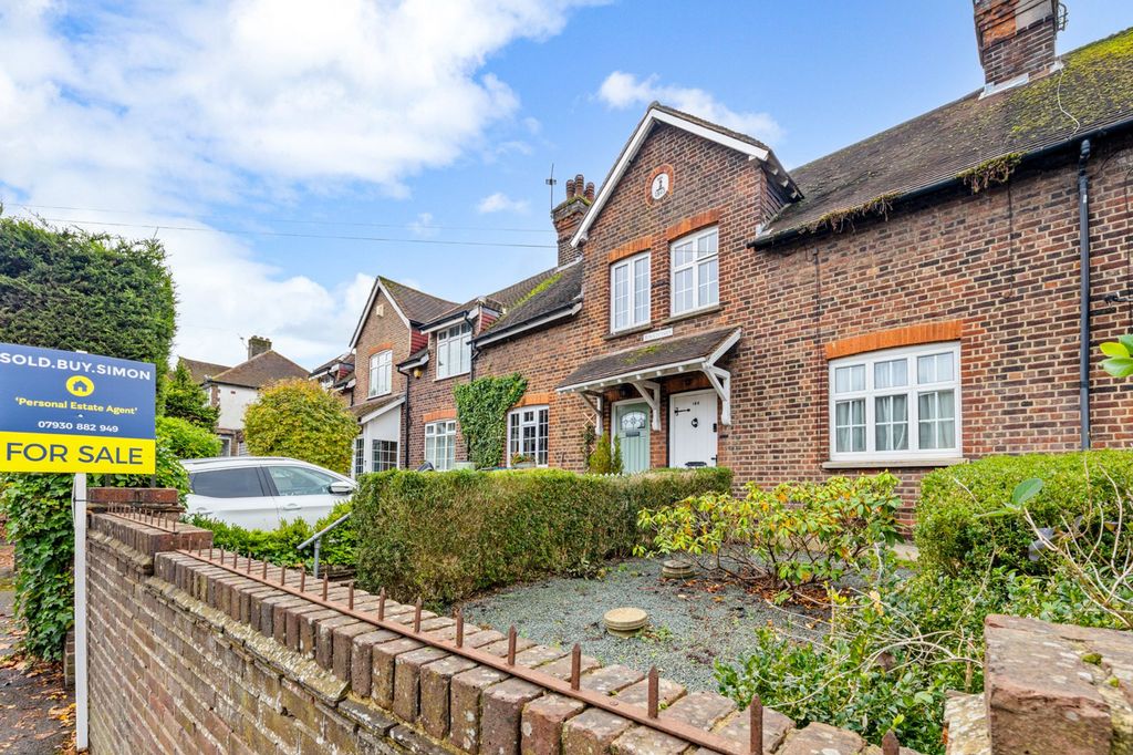 Property photo 1 of 18 Front