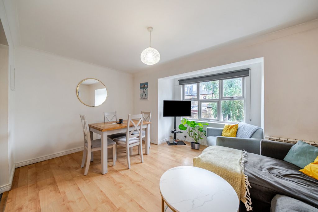 Property photo 1 of 13 1513359-6-1A06c84...