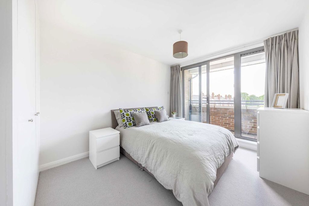 Property photo 3 of 5