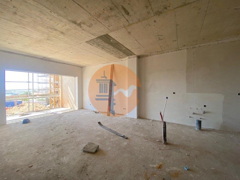 Property photo 2 of 26