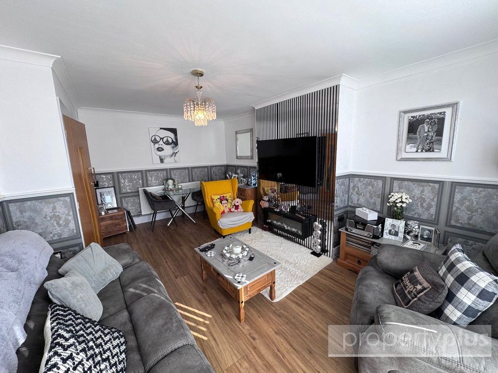 Property photo 3 of 18 Picture No. 14